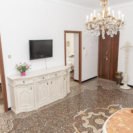 Living Sestri Airport Apartment Genoa Exterior photo