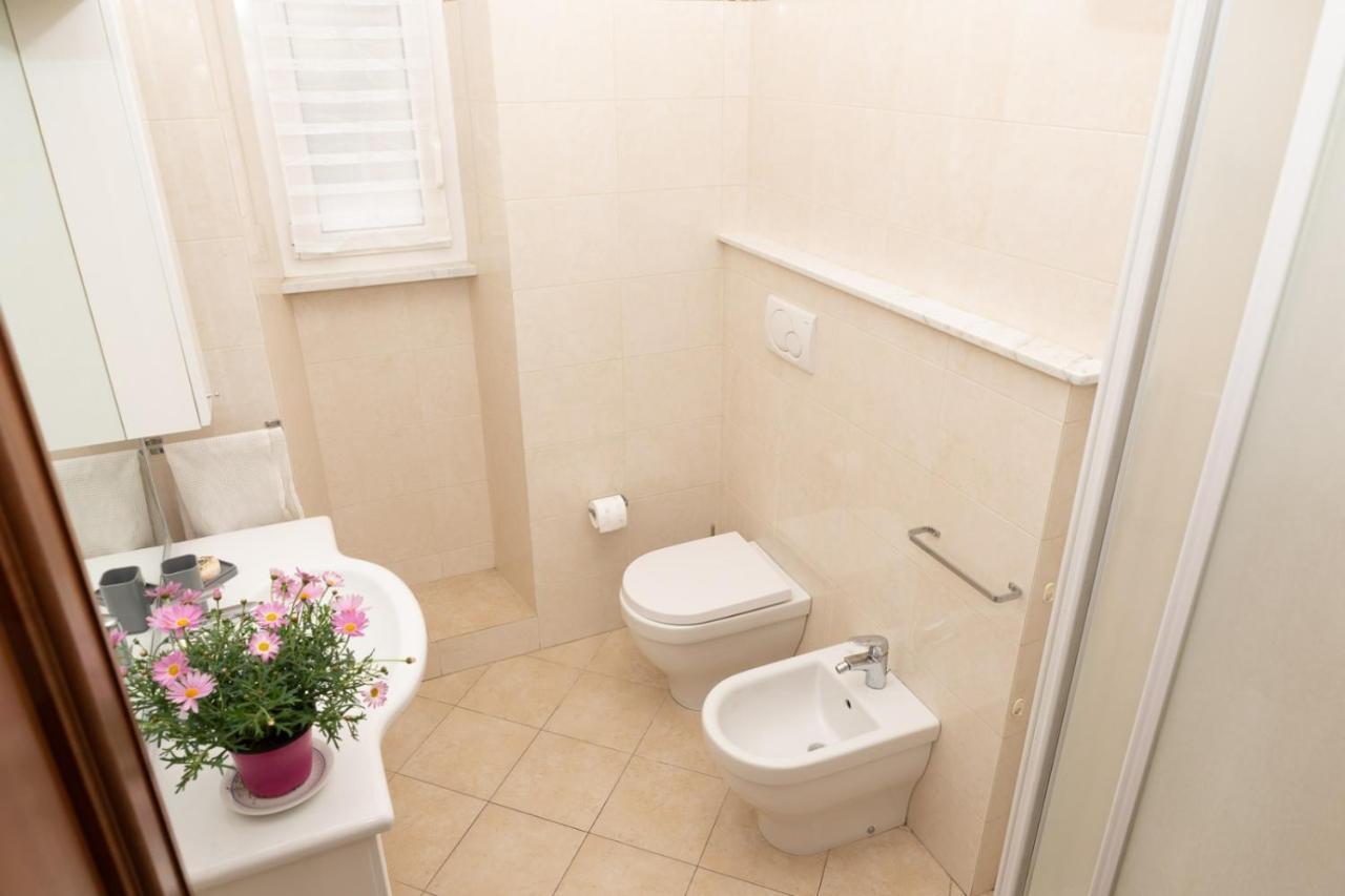 Living Sestri Airport Apartment Genoa Exterior photo